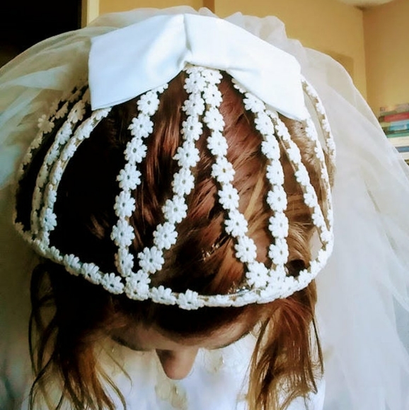 Vintage Accessories - 🥳👏Host Pick👏Unique 60's Daisy Chain Bridal Veil